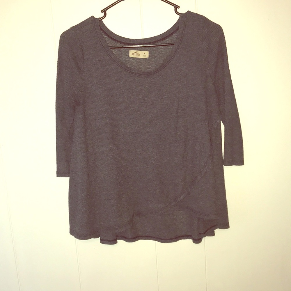 3/4 sleeve navy blue crop top!